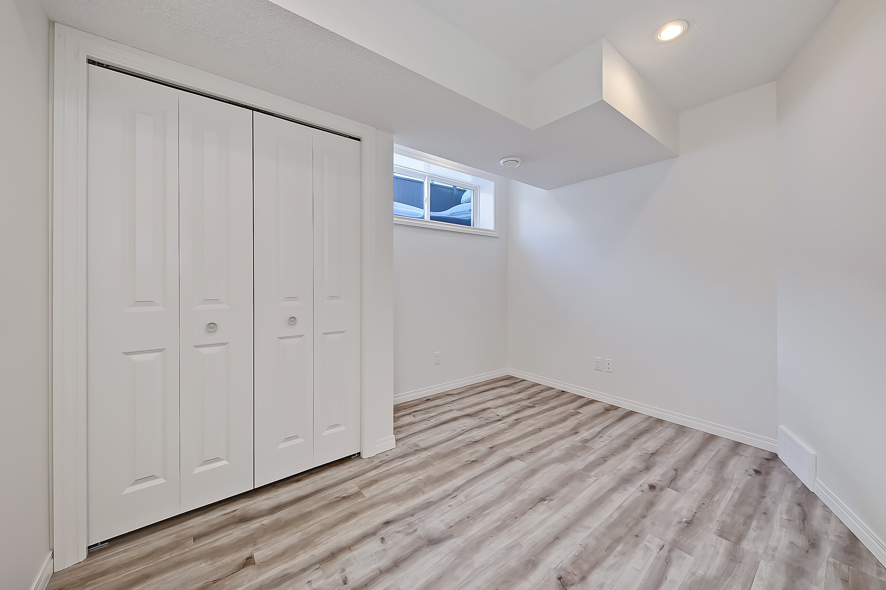 Chestermere Basement Renovation 12 copy.jpg