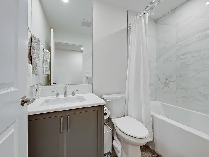 Basement Bathroom 15 Everbrook Cres copy.jpeg