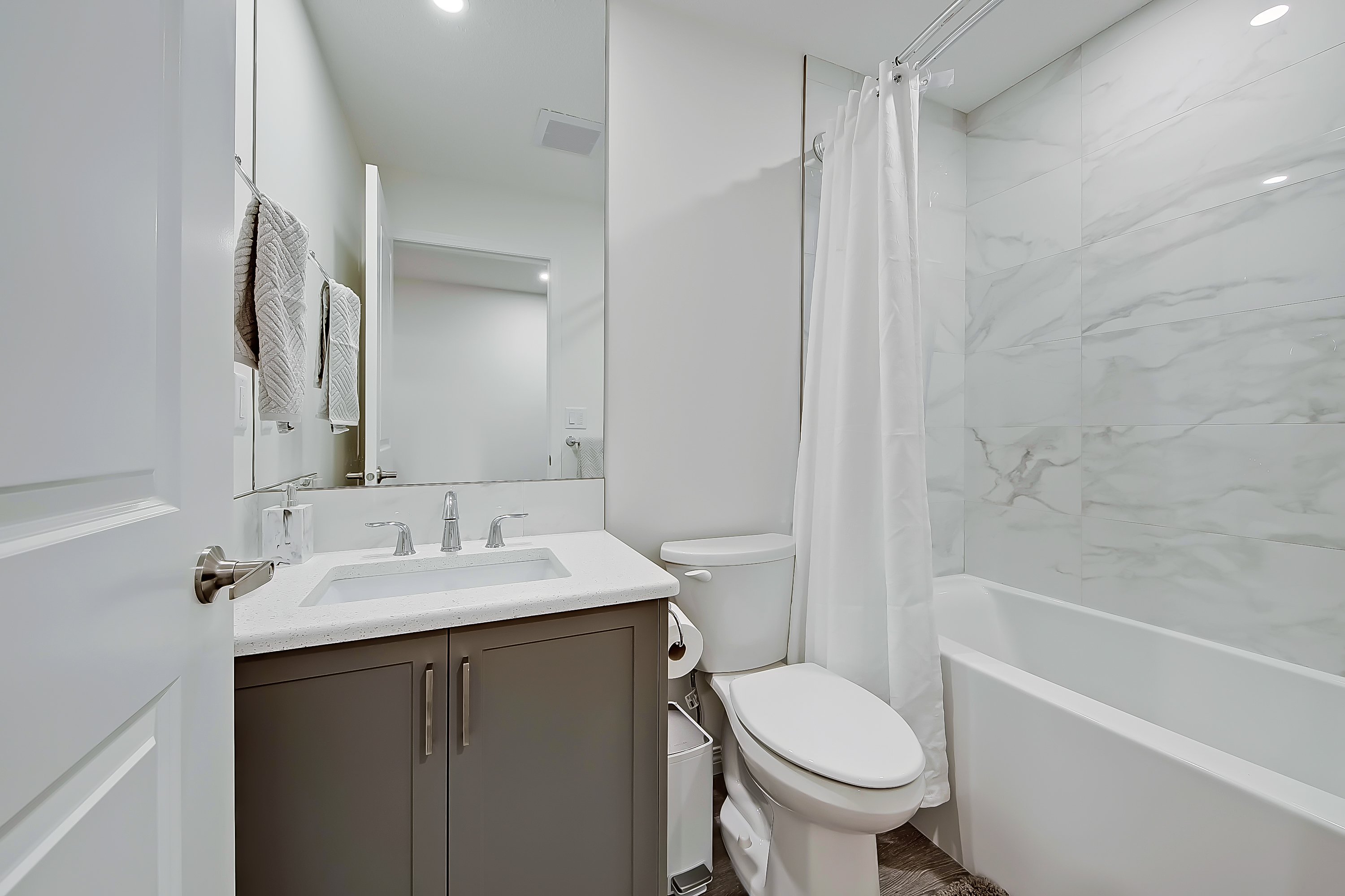Basement Bathroom 15 Everbrook Cres copy.jpeg