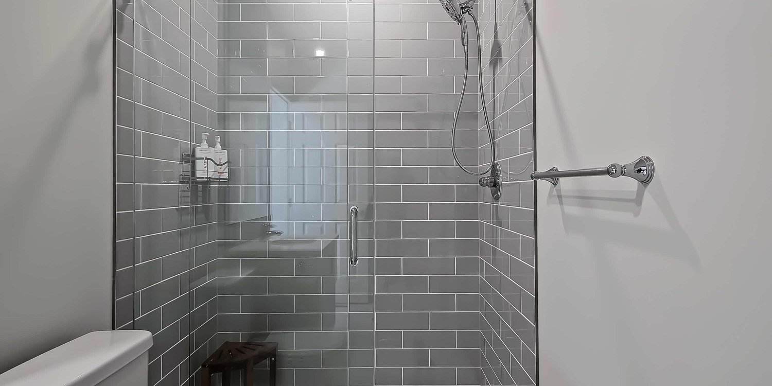 Basement shower 19 copy.jpg