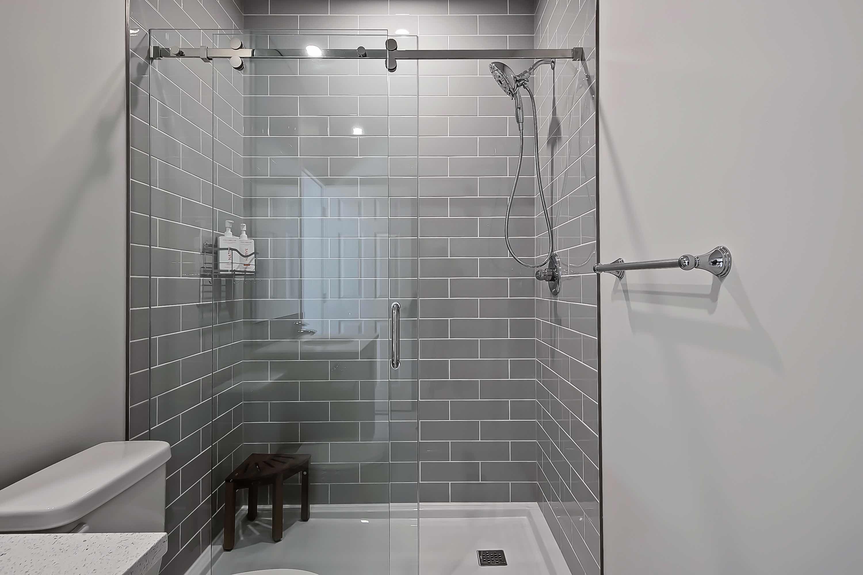 Basement shower 19 copy.jpg