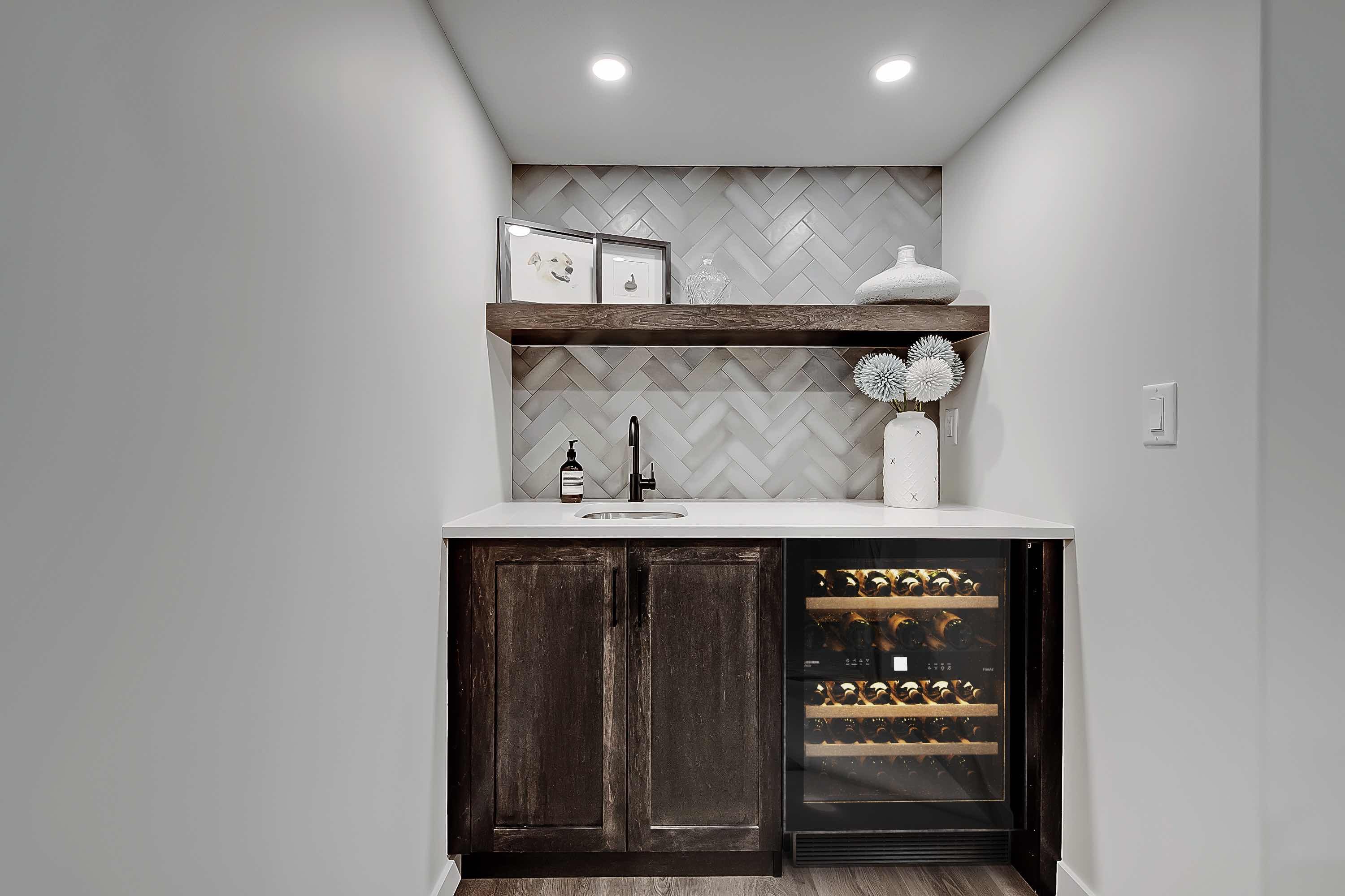 Basement Wetbar 19  (3).jpg