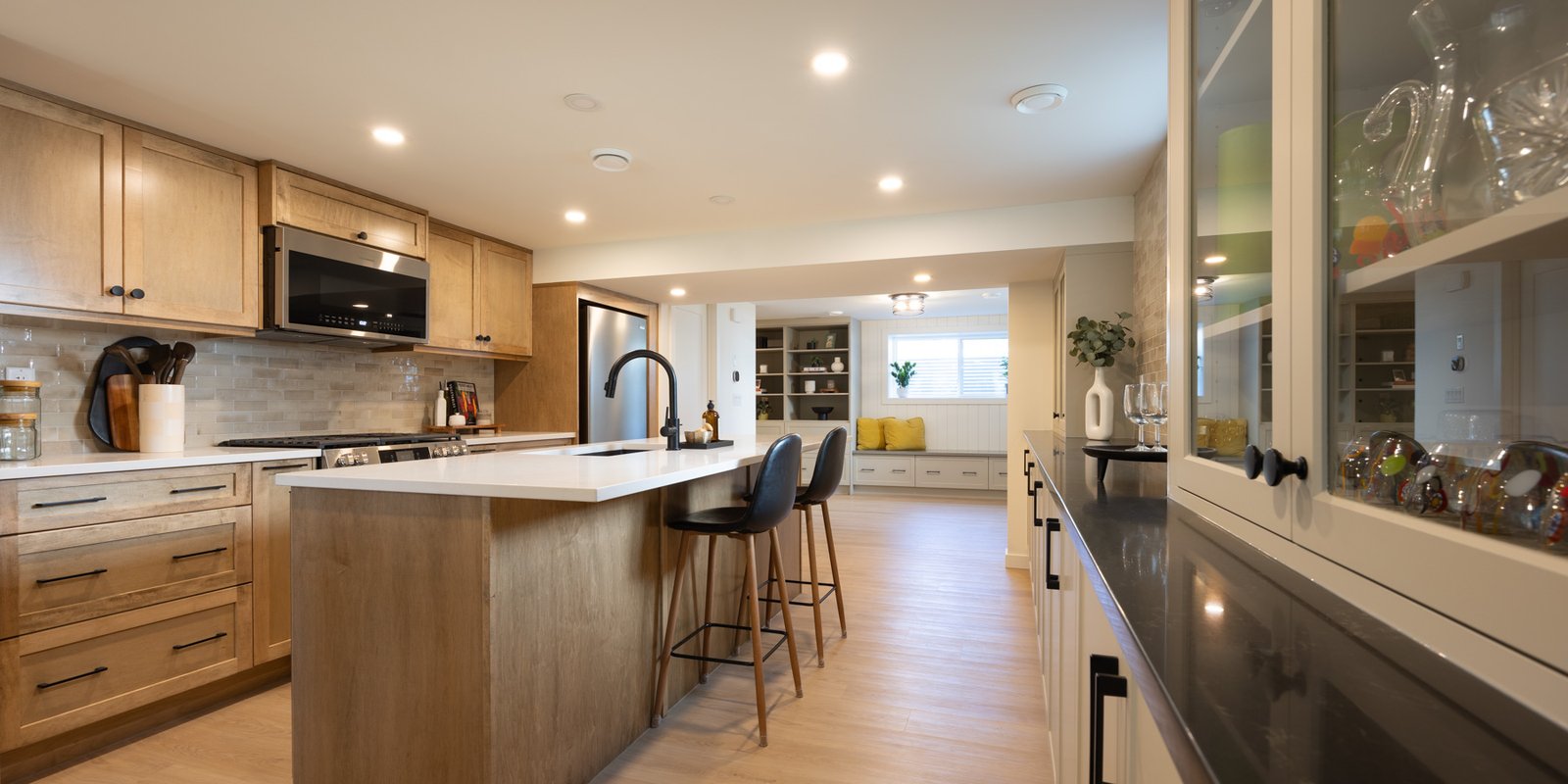 Basement Suite Calgary 25.7.3-22coleridgedrnw-15