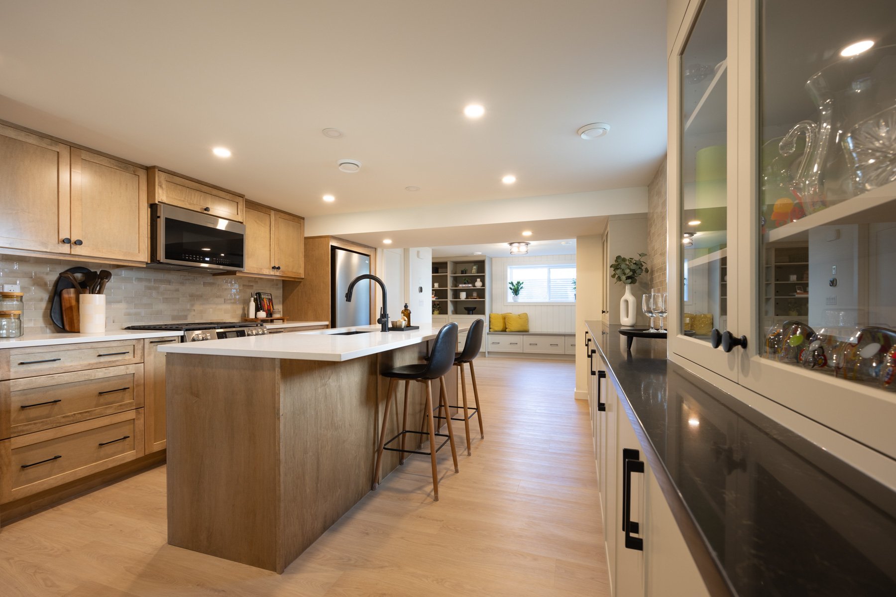 Basement Suite Calgary 25.7.3-22coleridgedrnw-15