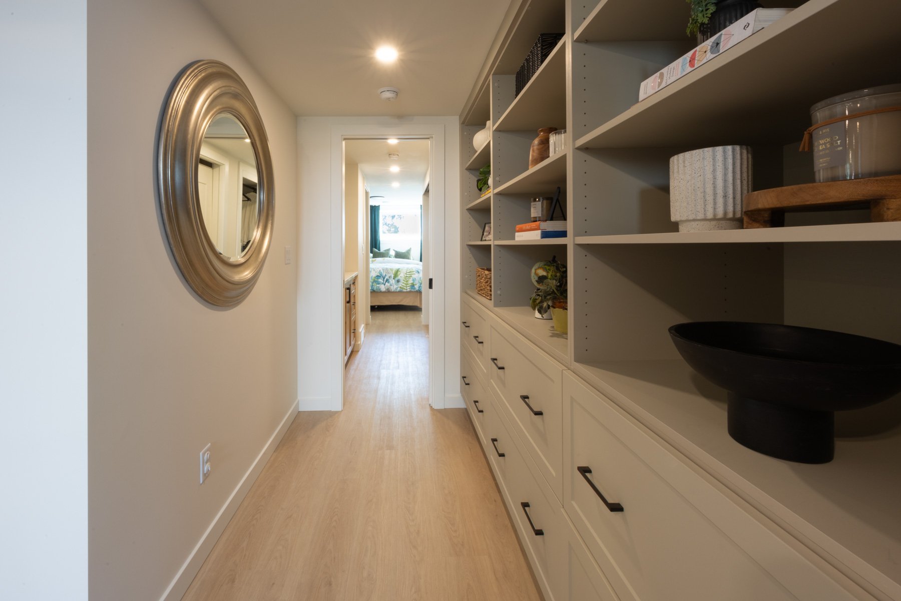 Basement Suite Calgary 25.7.3-22coleridgedrnw-45