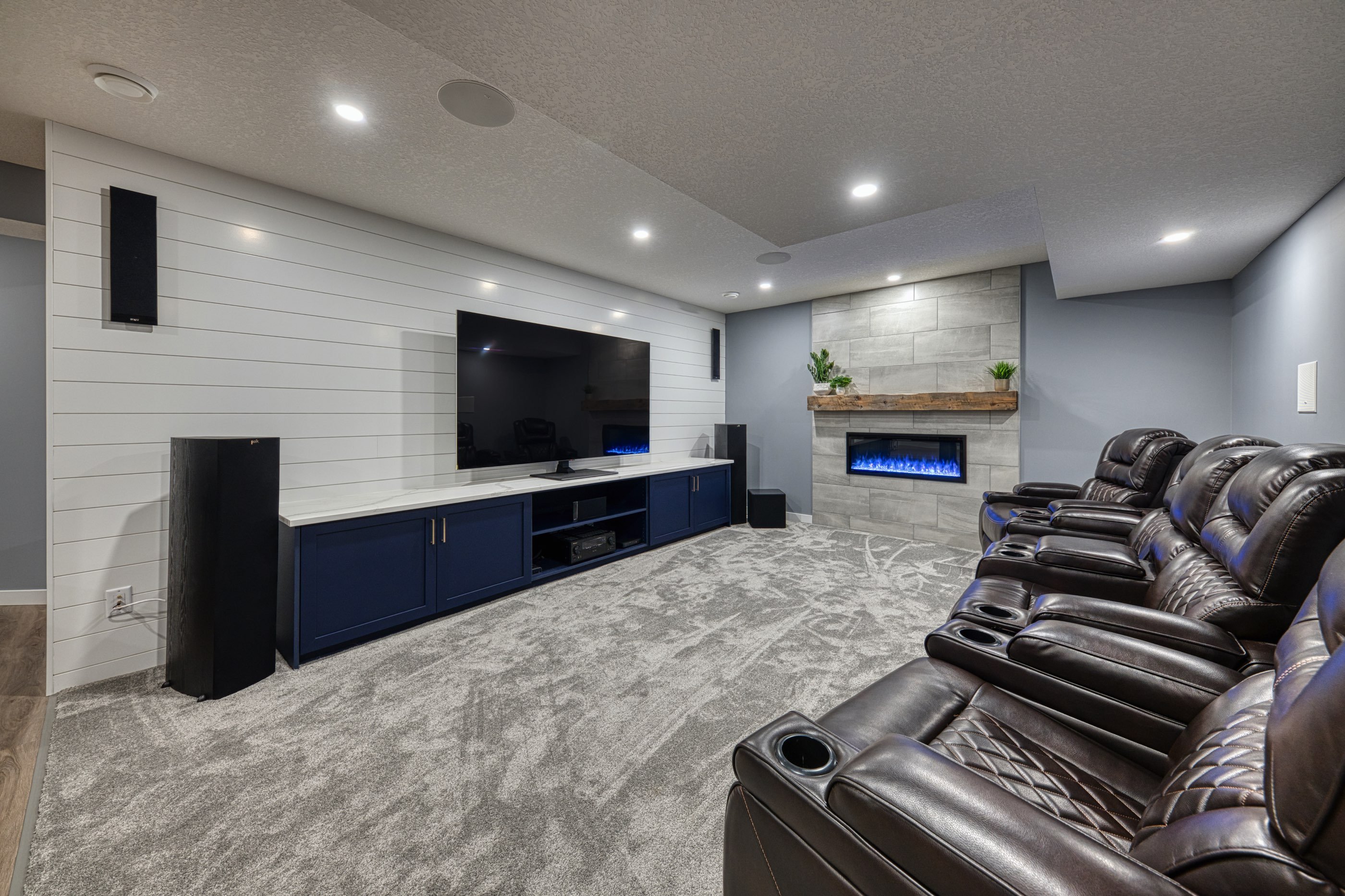 Calgary Basement Reno: Douglasdale Project by Builders