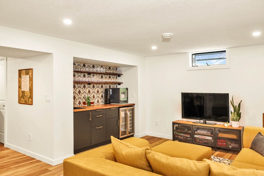 Stunning Basement renovation - resize_24.10.28-2155mackid-5r