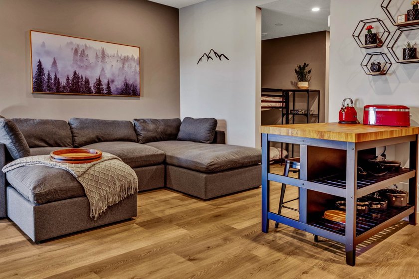 Legal Basement Suite - resize_24.10.30-648seton-13