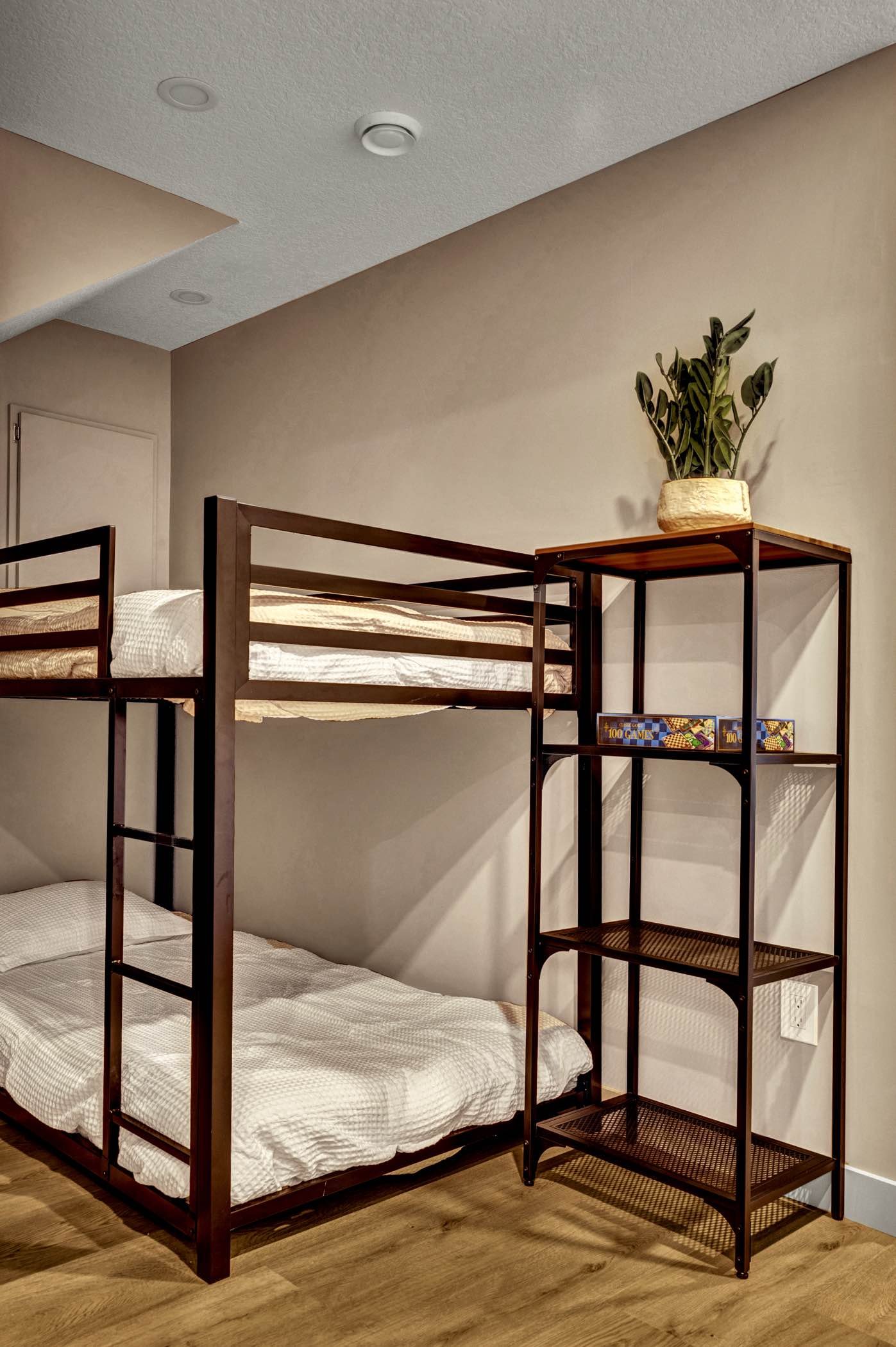 Legal Basement Suite - resize_24.10.30-648seton-2