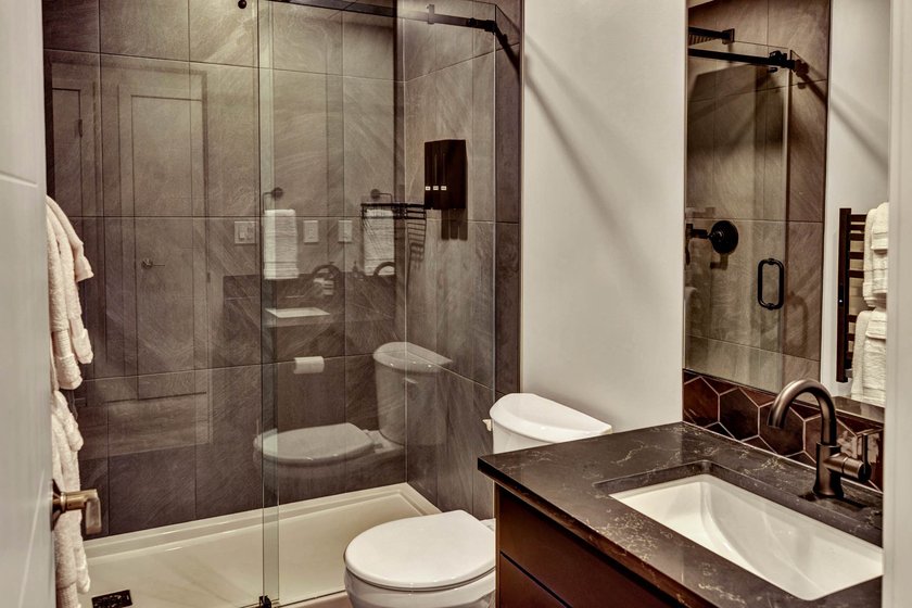 Legal Basement Suite - resize_24.10.30-648seton-4